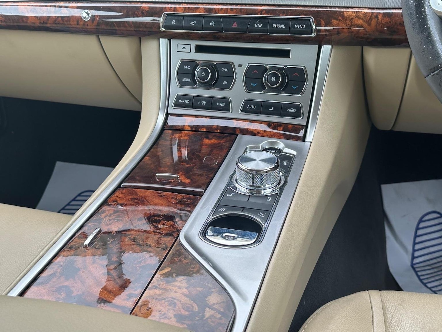 Used Jaguar XF 2014 for sale - 76624449: Photo 18