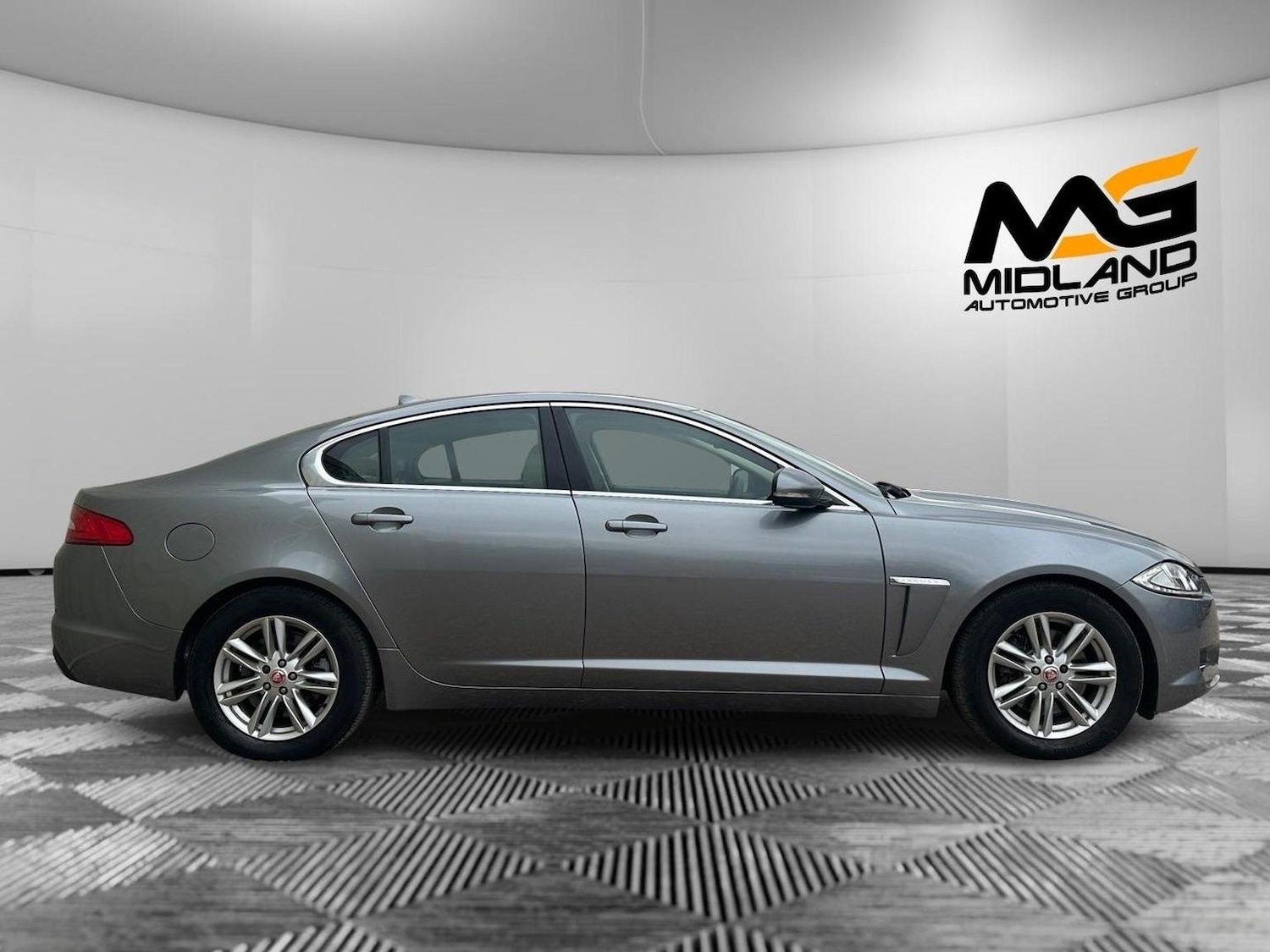 Used Jaguar XF 2014 for sale - 76624449: Photo 5