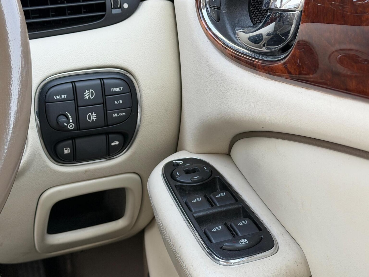 Used Jaguar XJ 2007 for sale - 77979942: Photo 17