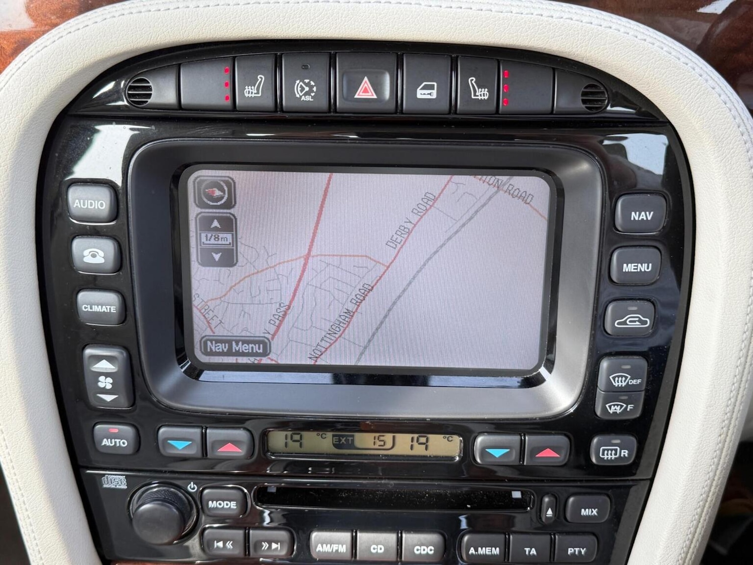 Used Jaguar XJ 2007 for sale - 77979942: Photo 24