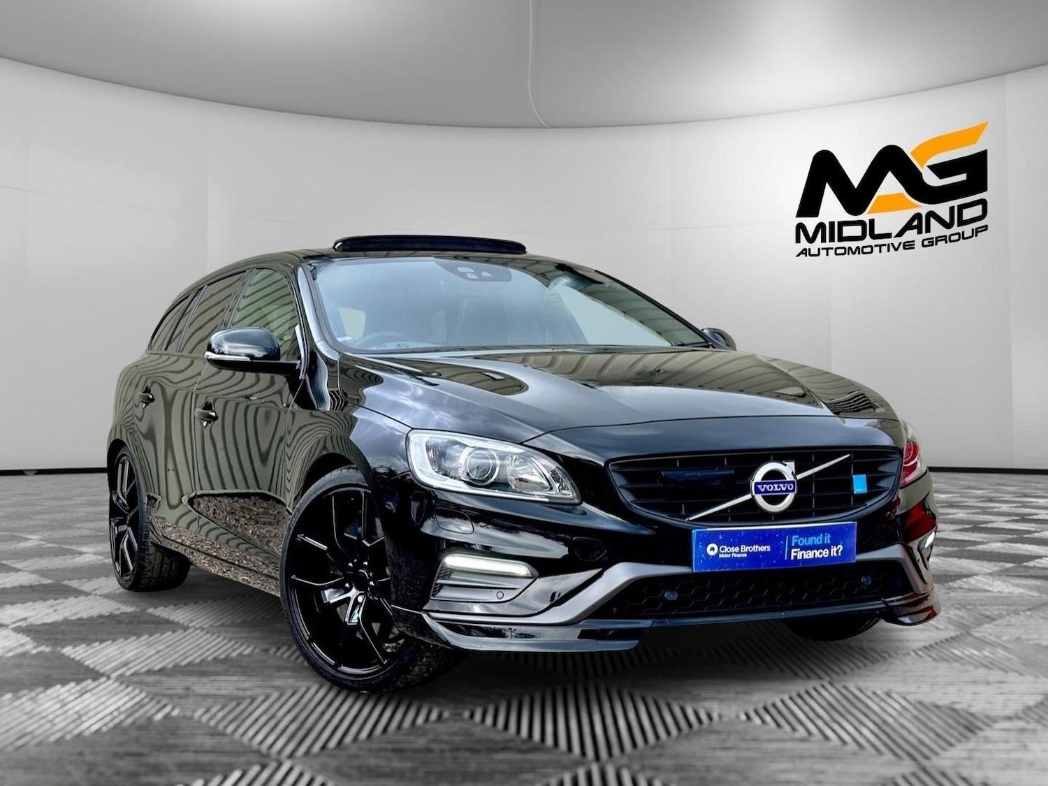 Used Volvo V60 2015 for sale - 76624452: Photo 1