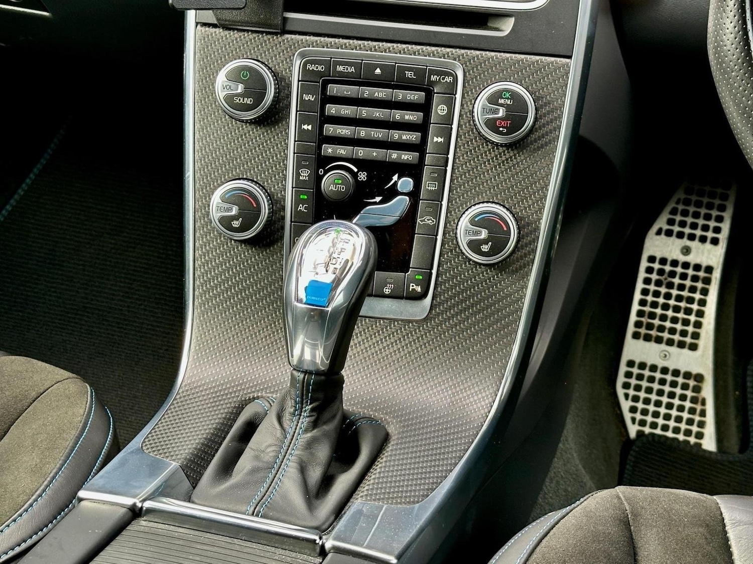 Used Volvo V60 2015 for sale - 76624452: Photo 22