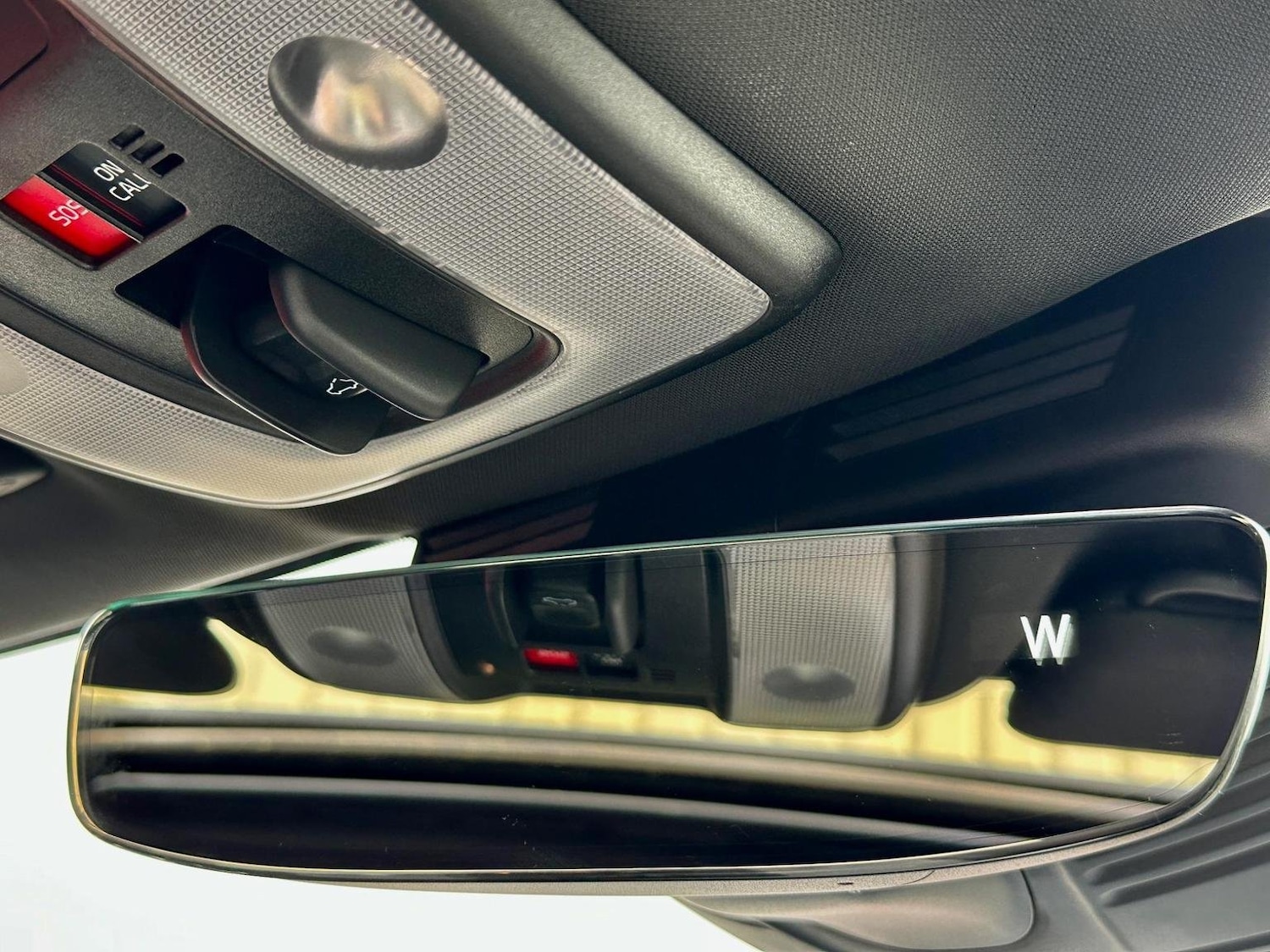 Used Volvo V60 2015 for sale - 76624452: Photo 24