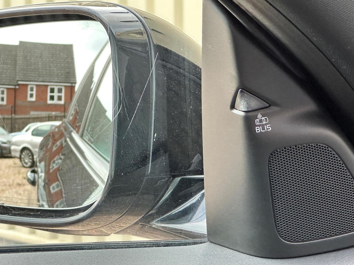 Used Volvo V60 2015 for sale - 76624452: Photo 30