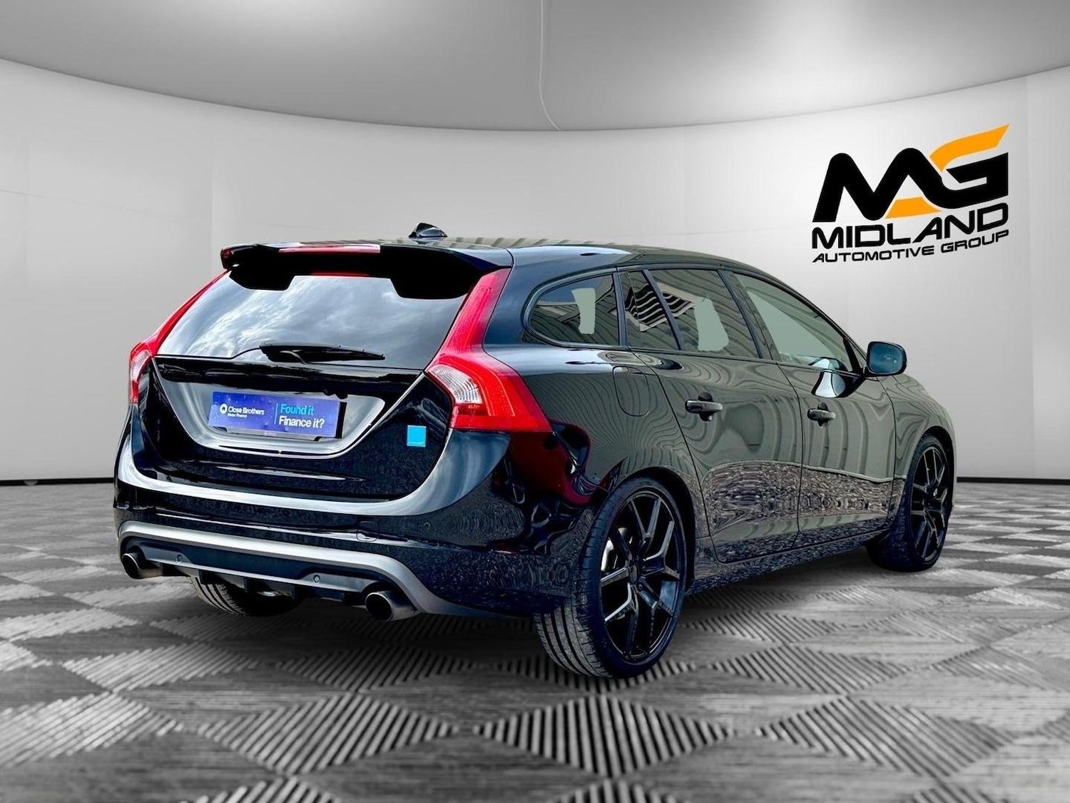 Used Volvo V60 2015 for sale - 76624452: Photo 6