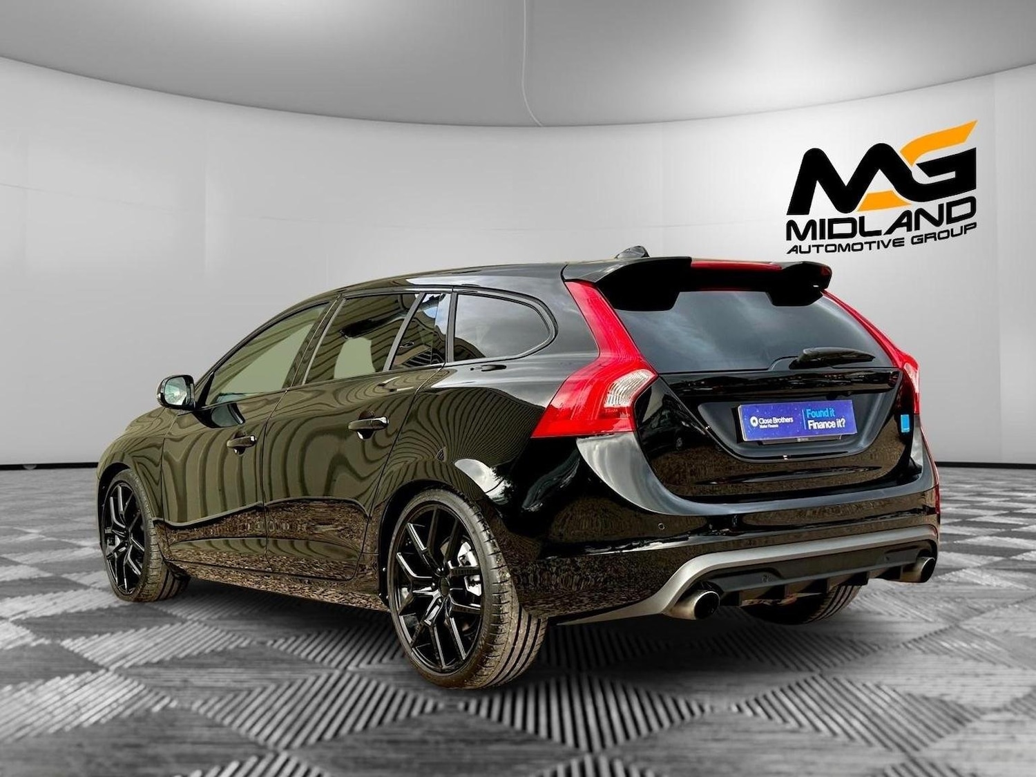 Used Volvo V60 2015 for sale - 76624452: Photo 8