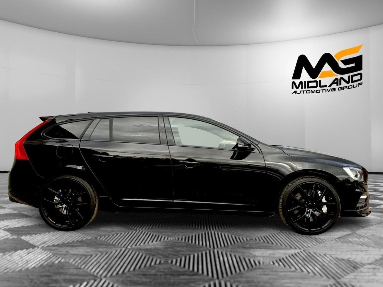 Used Volvo V60 2015 for sale - 76624452: Photo 9