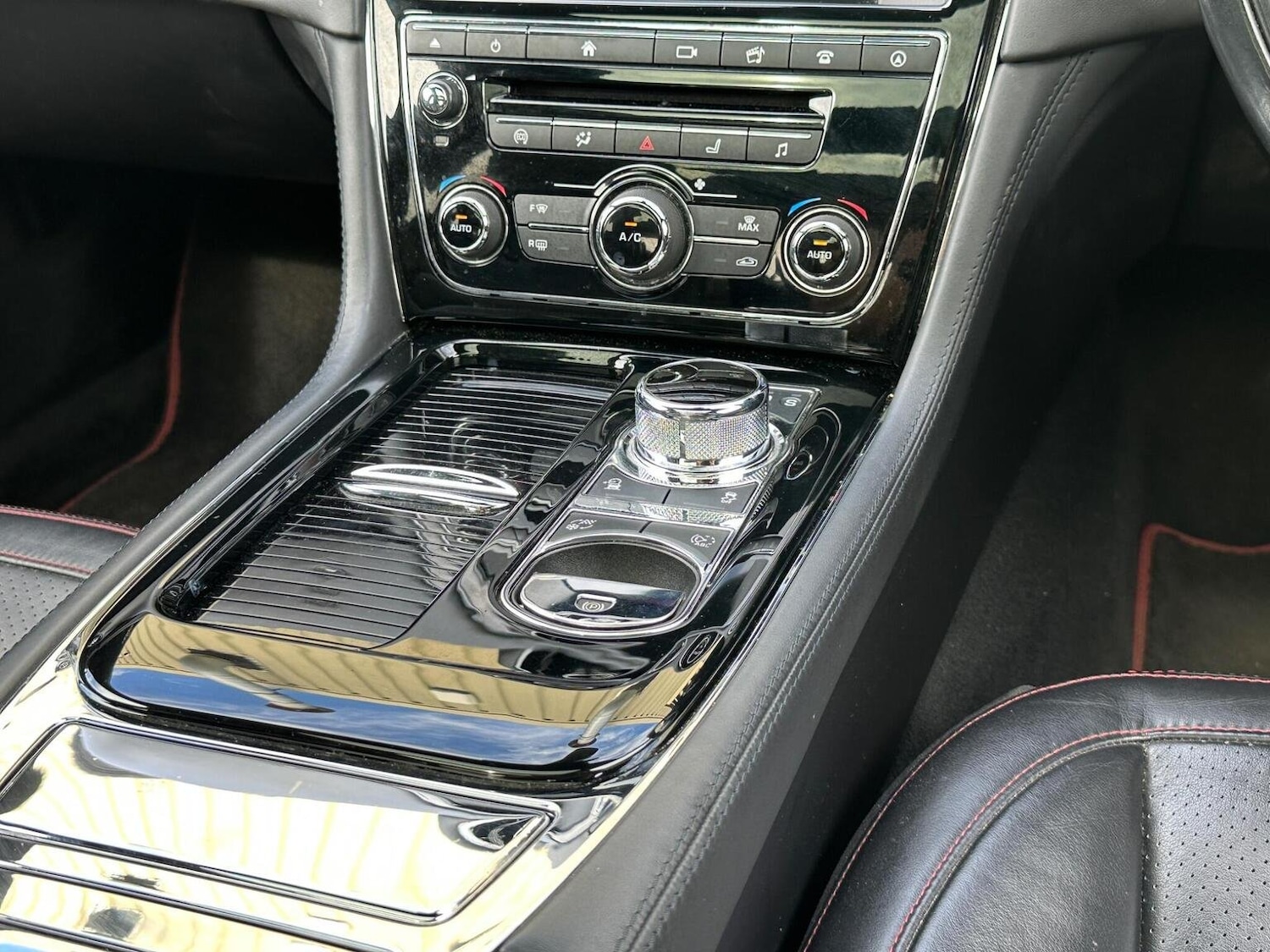 Used Jaguar XJ 2016 for sale - 76794619: Photo 24