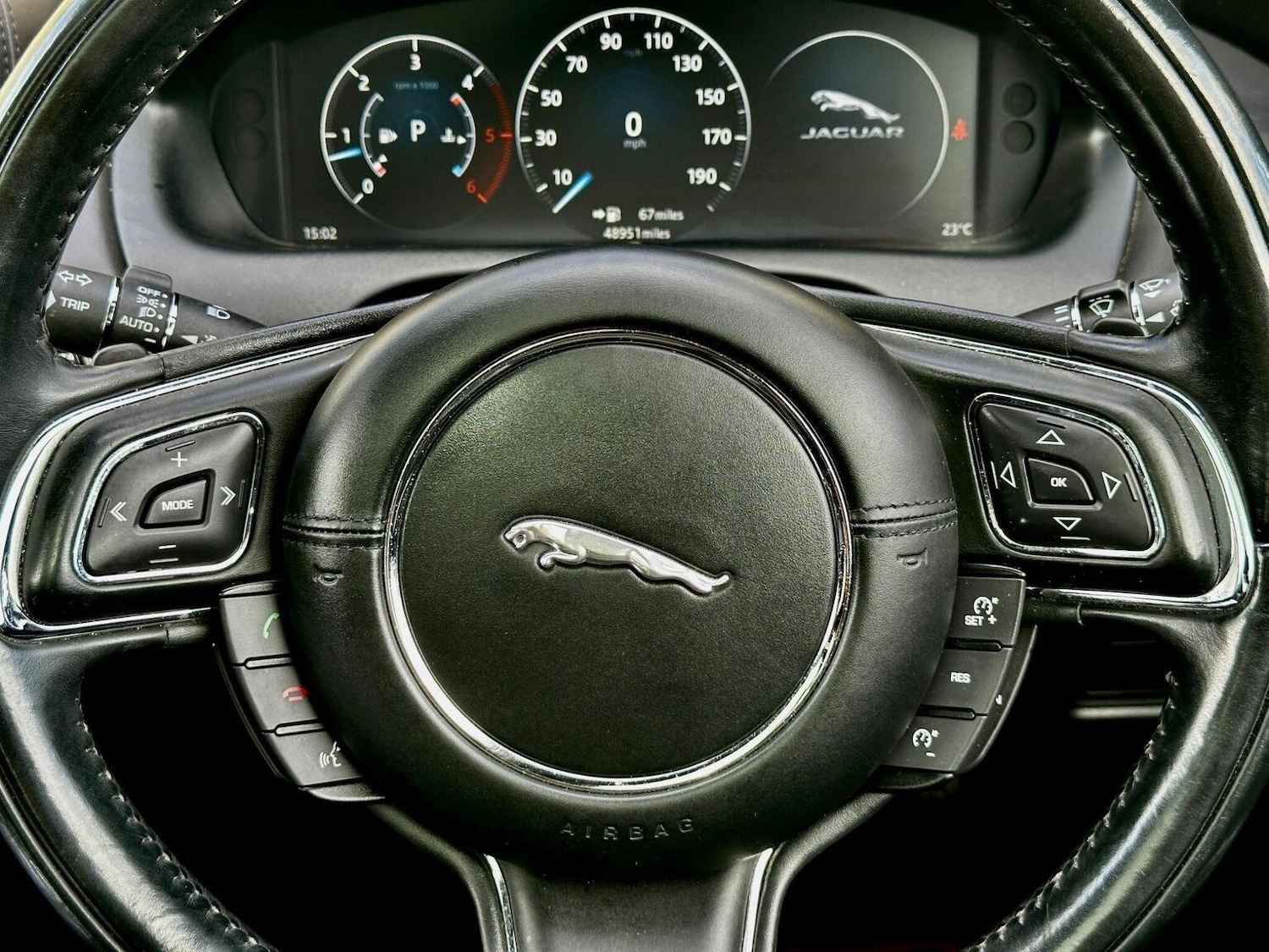 Used Jaguar XJ 2016 for sale - 76794619: Photo 30