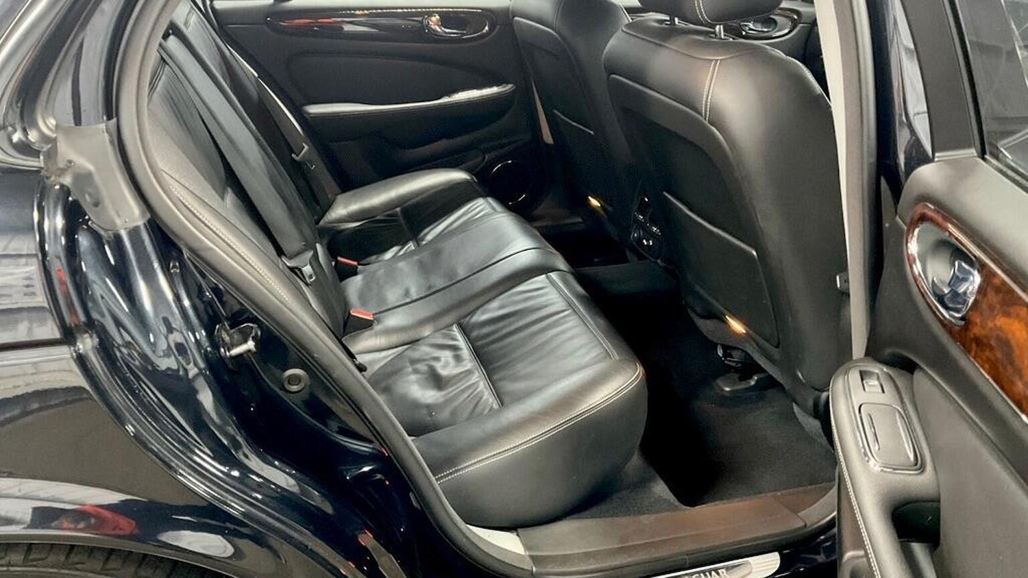 Used Jaguar XJ 2008 for sale - 76884849: Photo 11