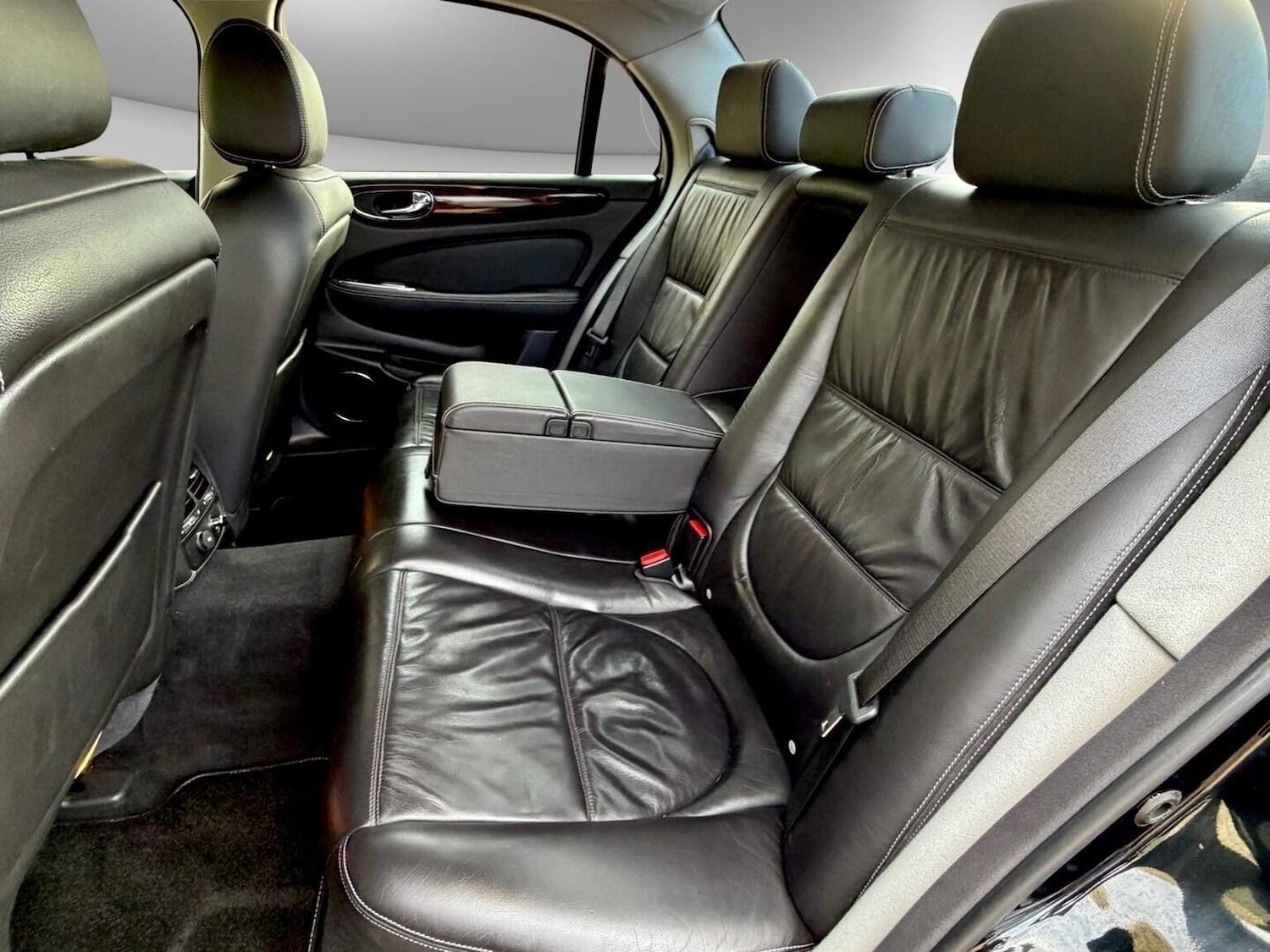 Used Jaguar XJ 2008 for sale - 77981800: Photo 15