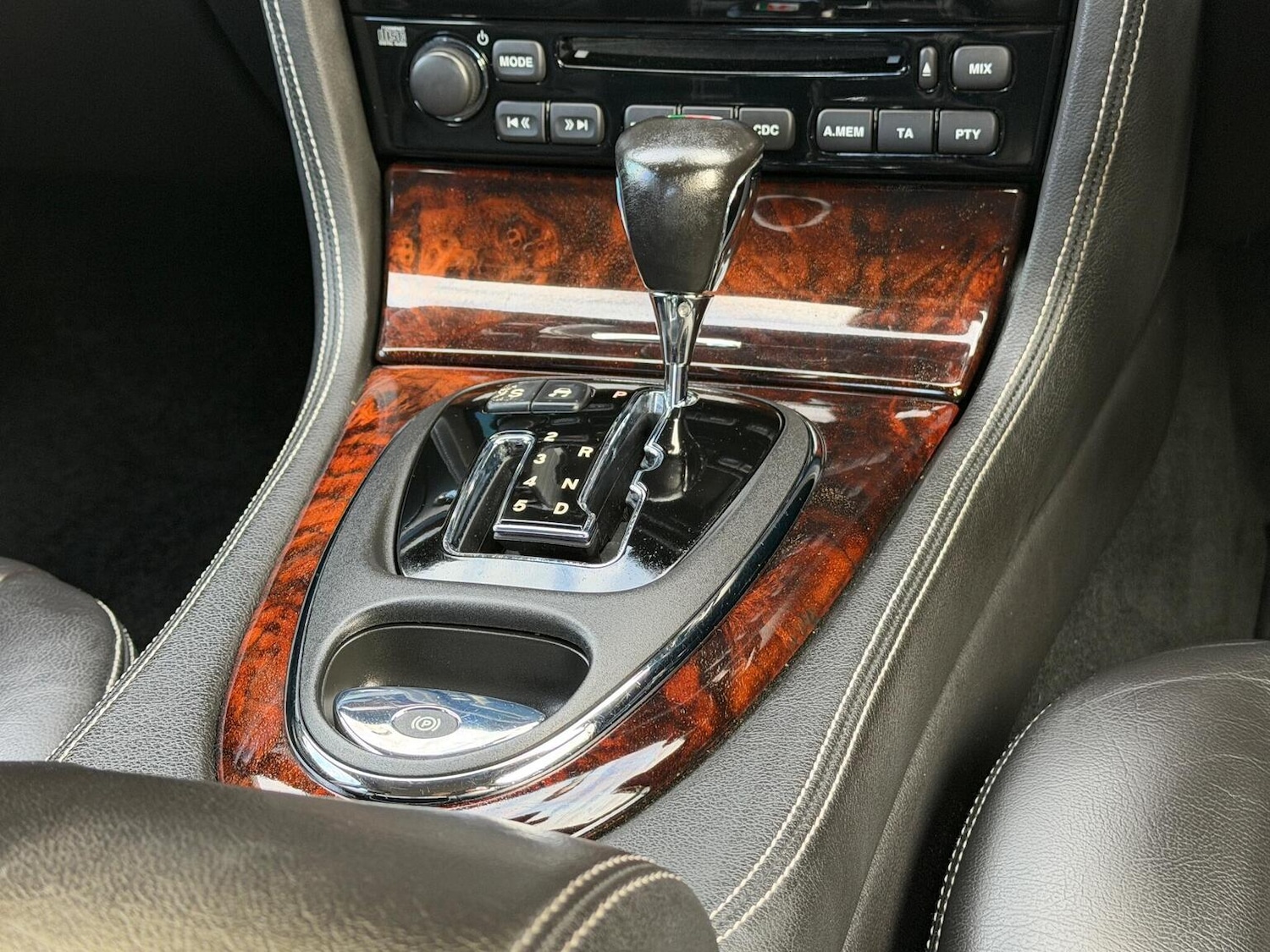 Used Jaguar XJ 2008 for sale - 77981800: Photo 17