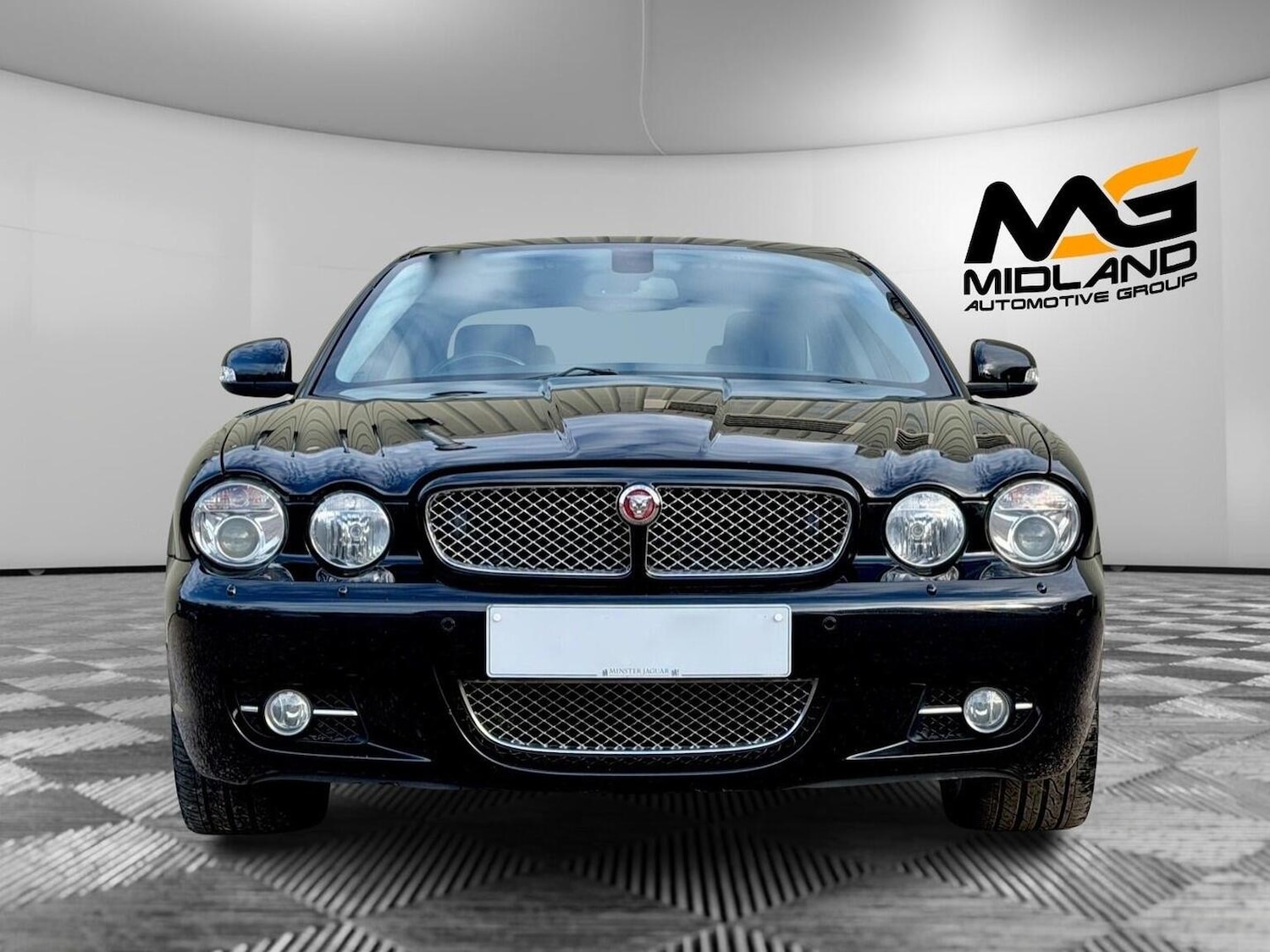 Used Jaguar XJ 2008 for sale - 77981800: Photo 2