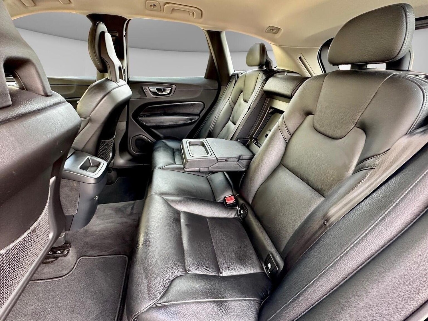 Used Volvo XC60 2017 for sale - 76769658: Photo 16