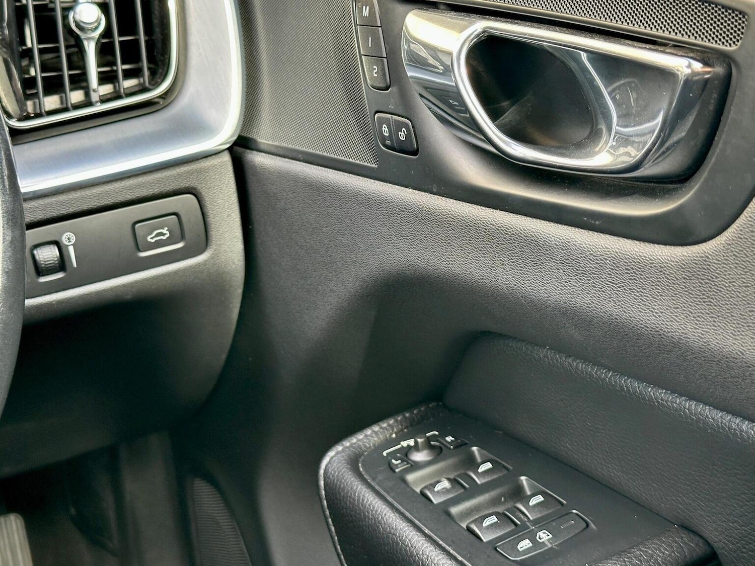 Used Volvo XC60 2017 for sale - 76769658: Photo 17