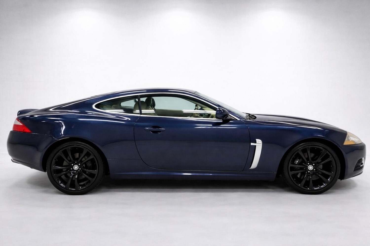 Used Jaguar XKR 2007 for sale - 77656166: Photo 6