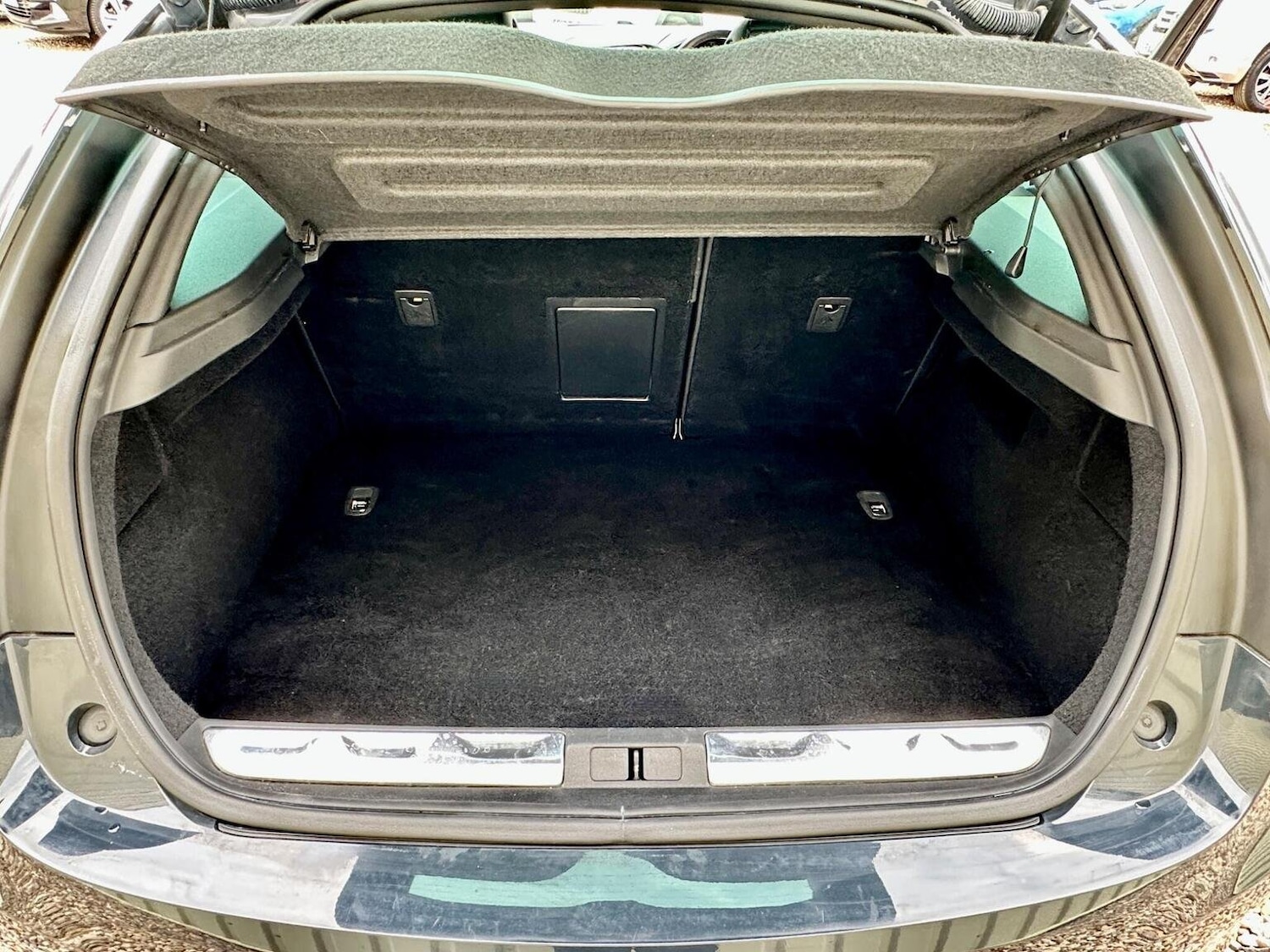 Used Citroen DS5 2014 for sale - 77896122: Photo 17