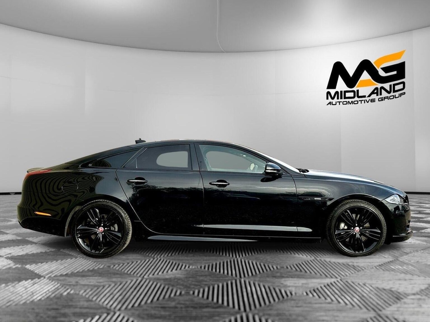 Used Jaguar XJ 2016 for sale - 76624441: Photo 6