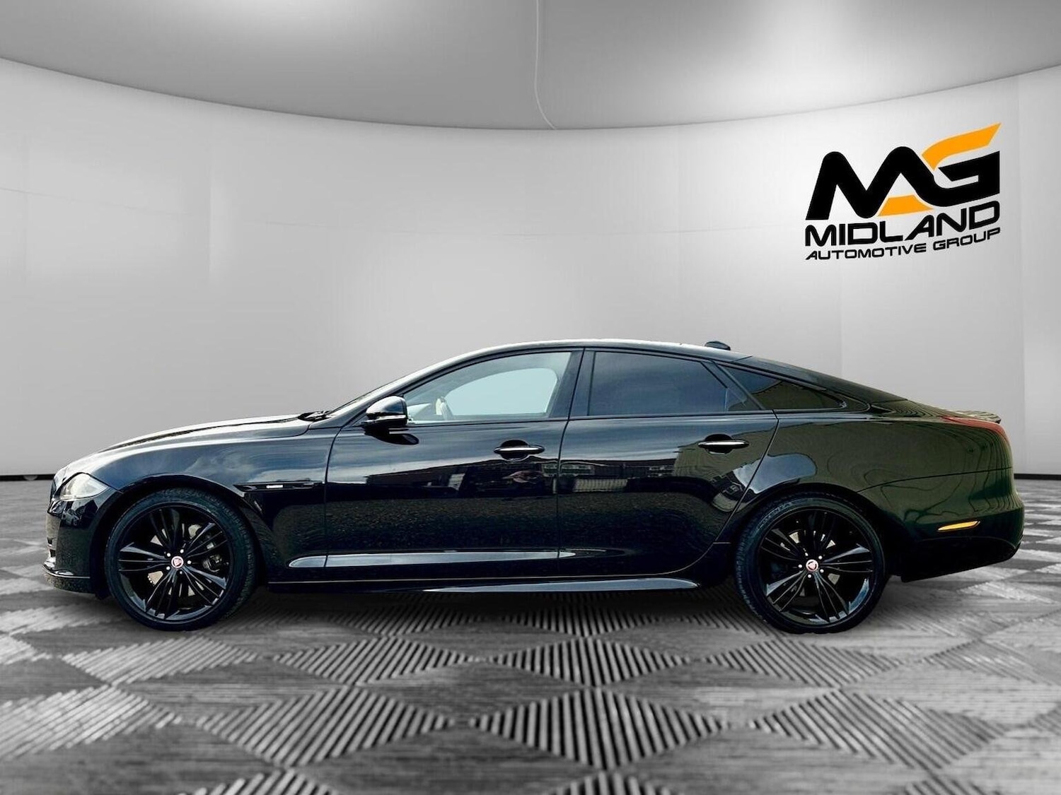 Used Jaguar XJ 2016 for sale - 76624441: Photo 8