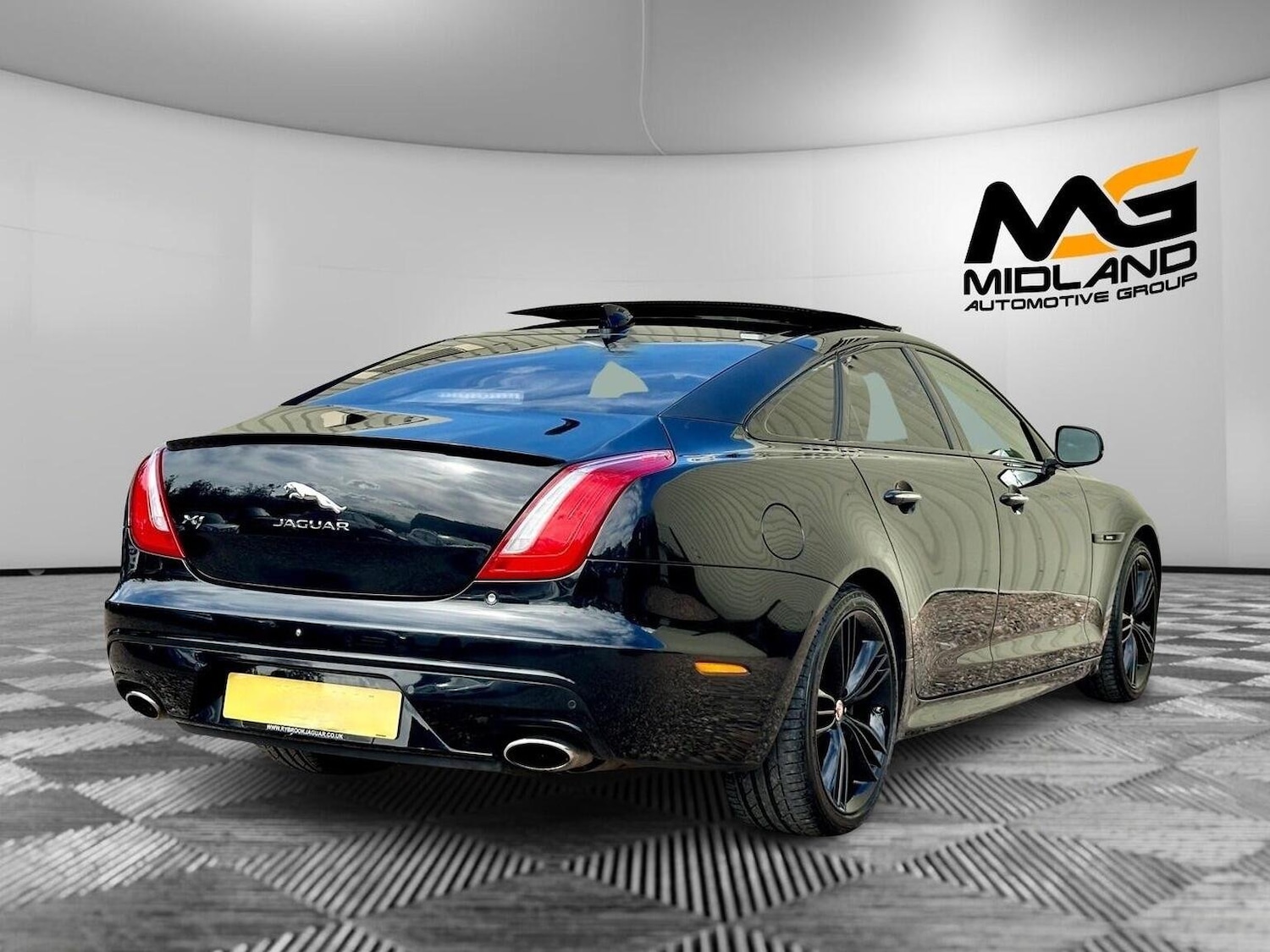 Used Jaguar XJ 2016 for sale - 76624441: Photo 9