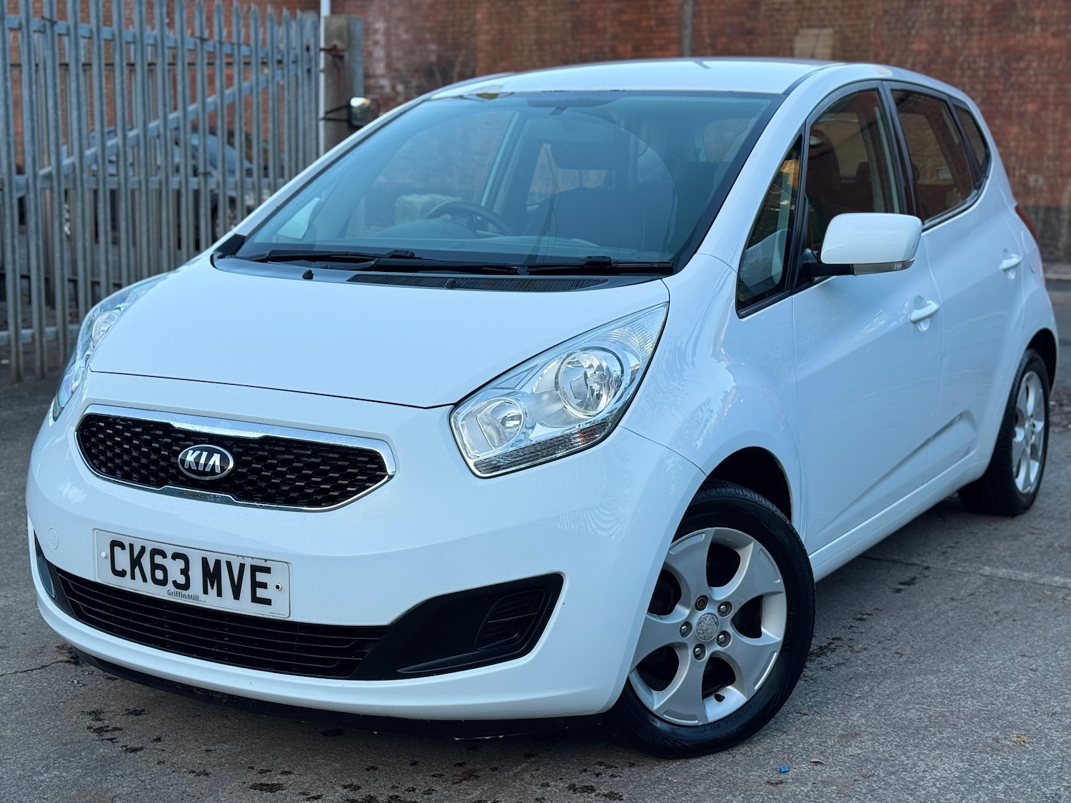 Used Kia Venga 2013 for sale - 76604310: Photo 2