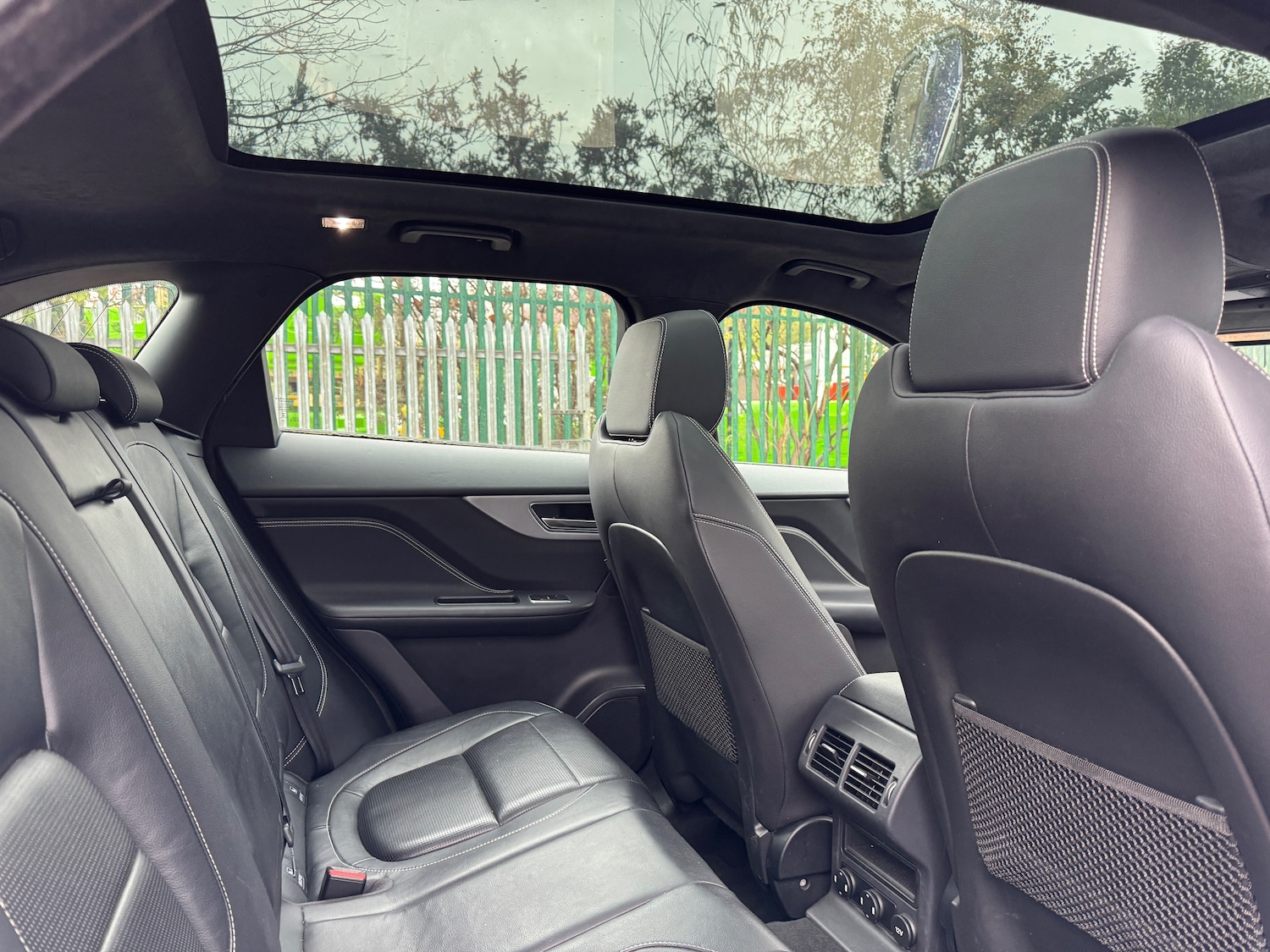Used Jaguar F-Pace 2018 for sale - 76330481: Photo 7