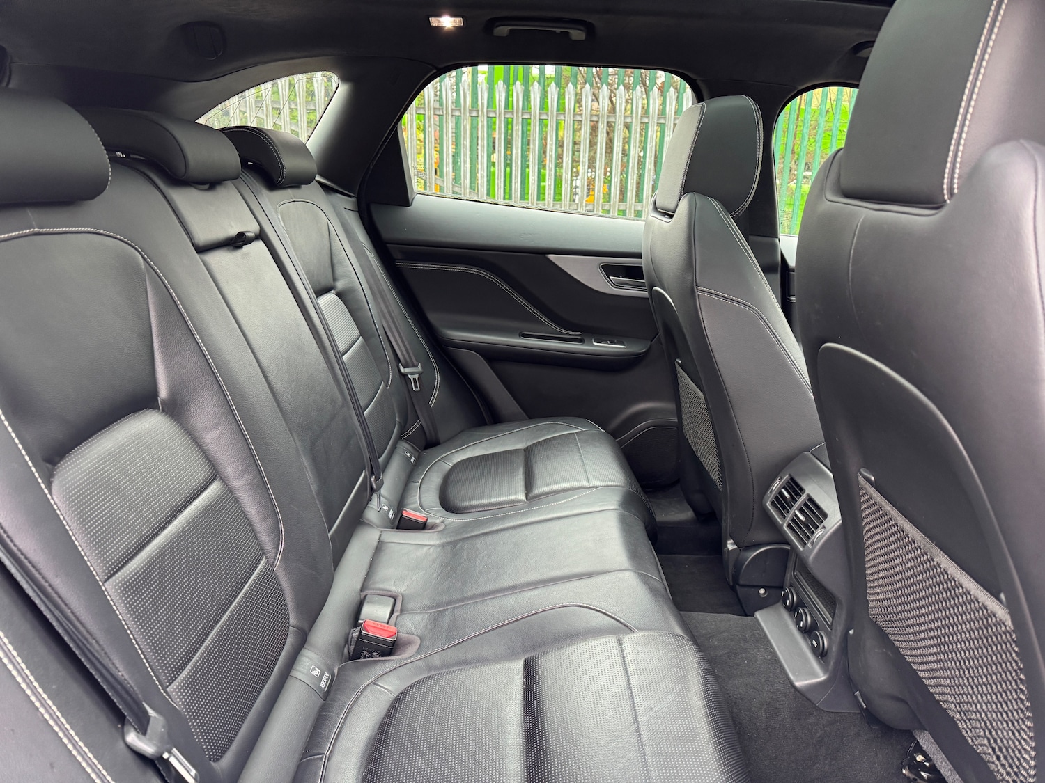 Used Jaguar F-Pace 2018 for sale - 76330481: Photo 8