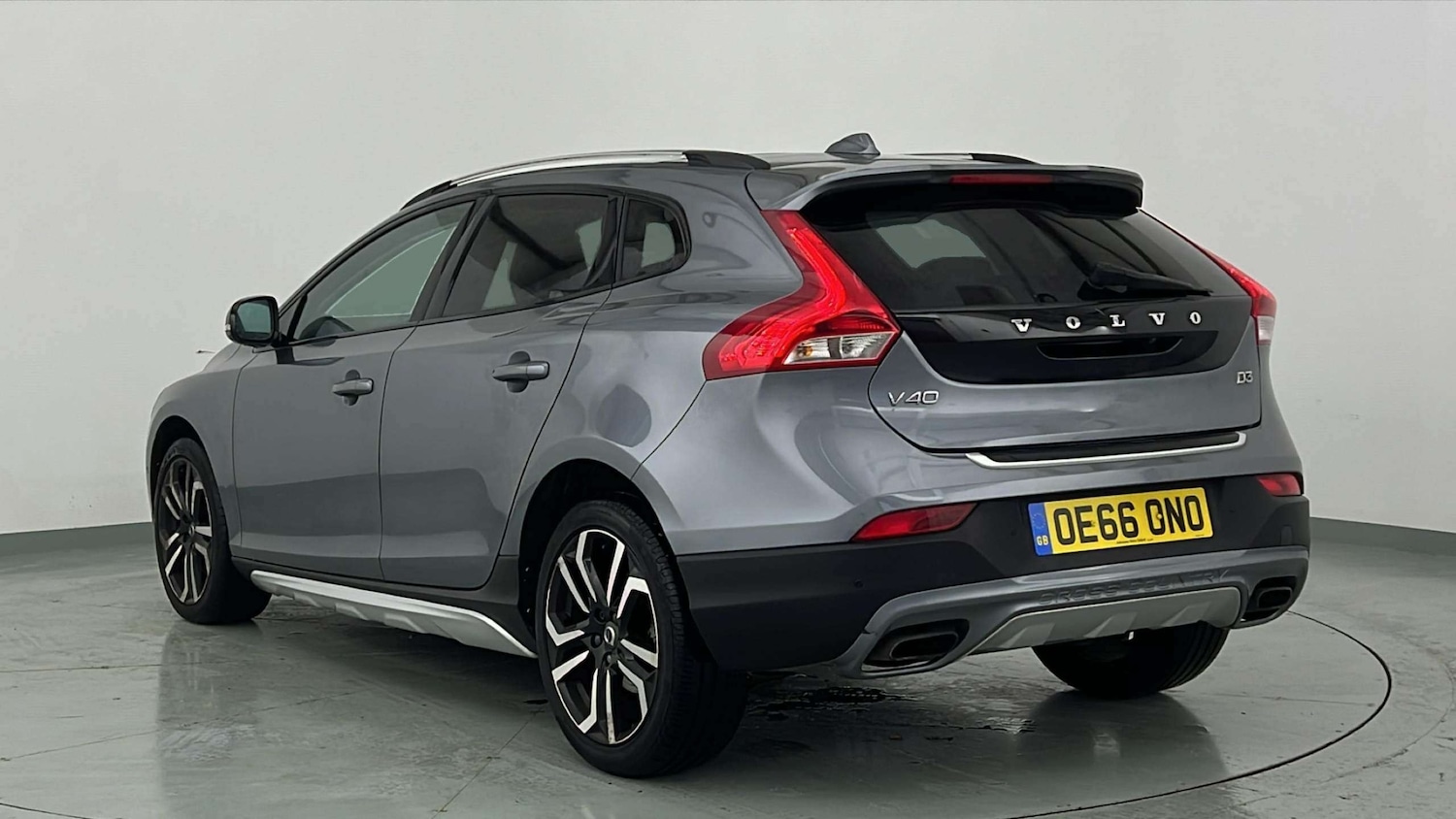 Used Volvo V40 2017 for sale - 76704598: Photo 3