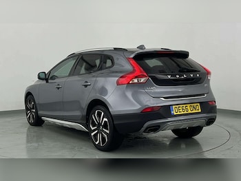 Used Volvo V40 2017 for sale - 76704598: Photo