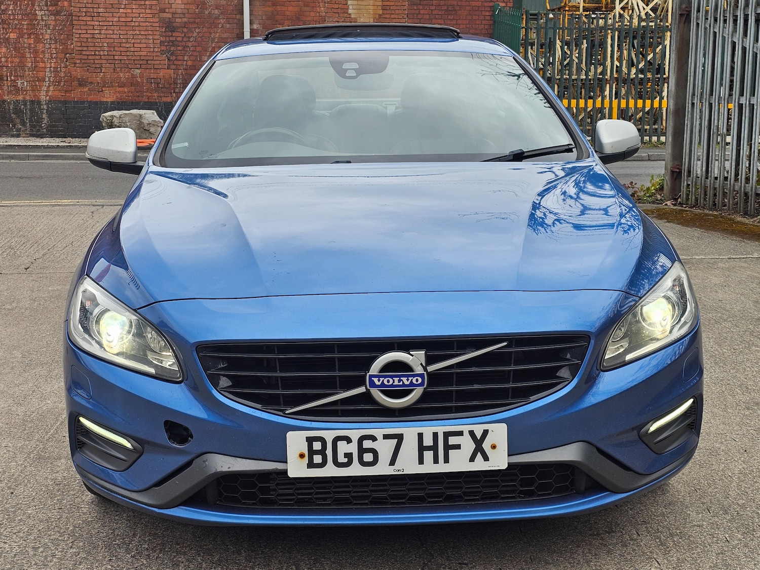 Used Volvo S60 2017 for sale - 78134829: Photo 2