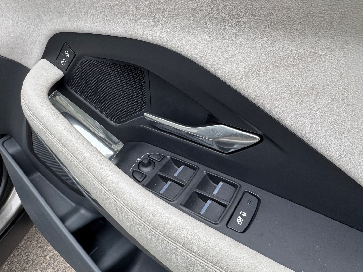 Used Jaguar E-Pace 2019 for sale - 76253142: Photo 14