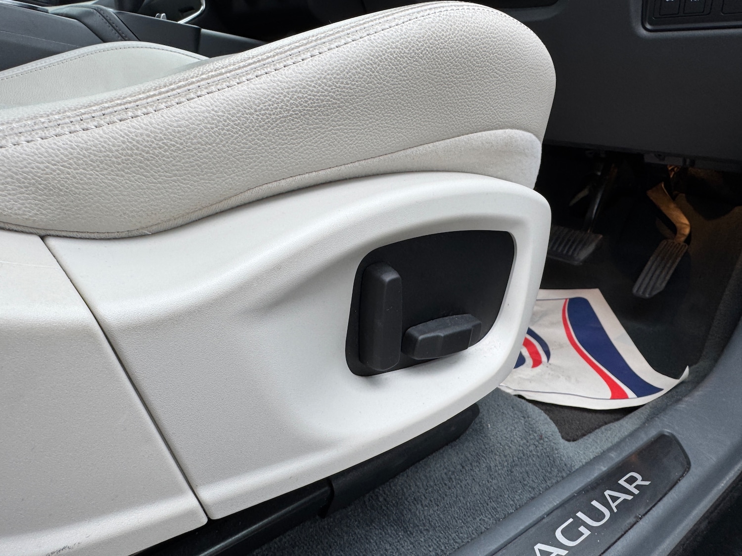 Used Jaguar E-Pace 2019 for sale - 76253142: Photo 15