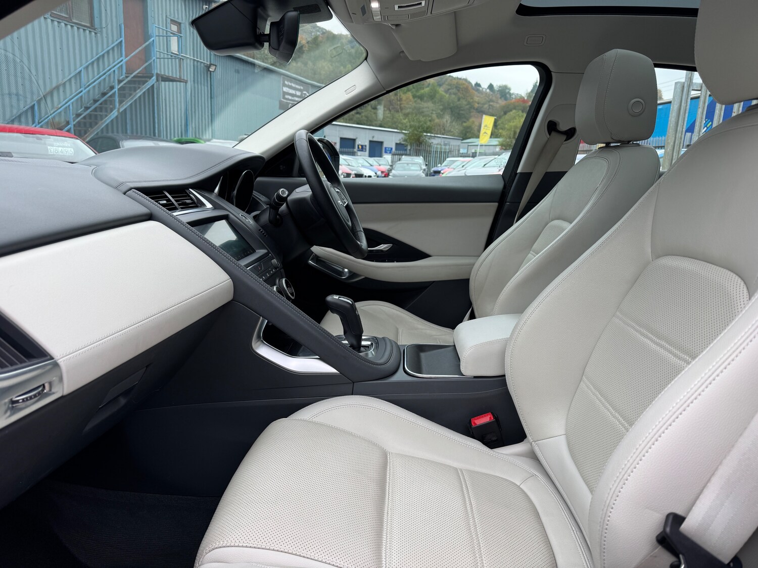 Used Jaguar E-Pace 2019 for sale - 76253142: Photo 26