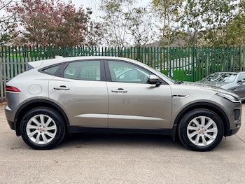 Used Jaguar E-Pace 2019 for sale - 76253142: Photo