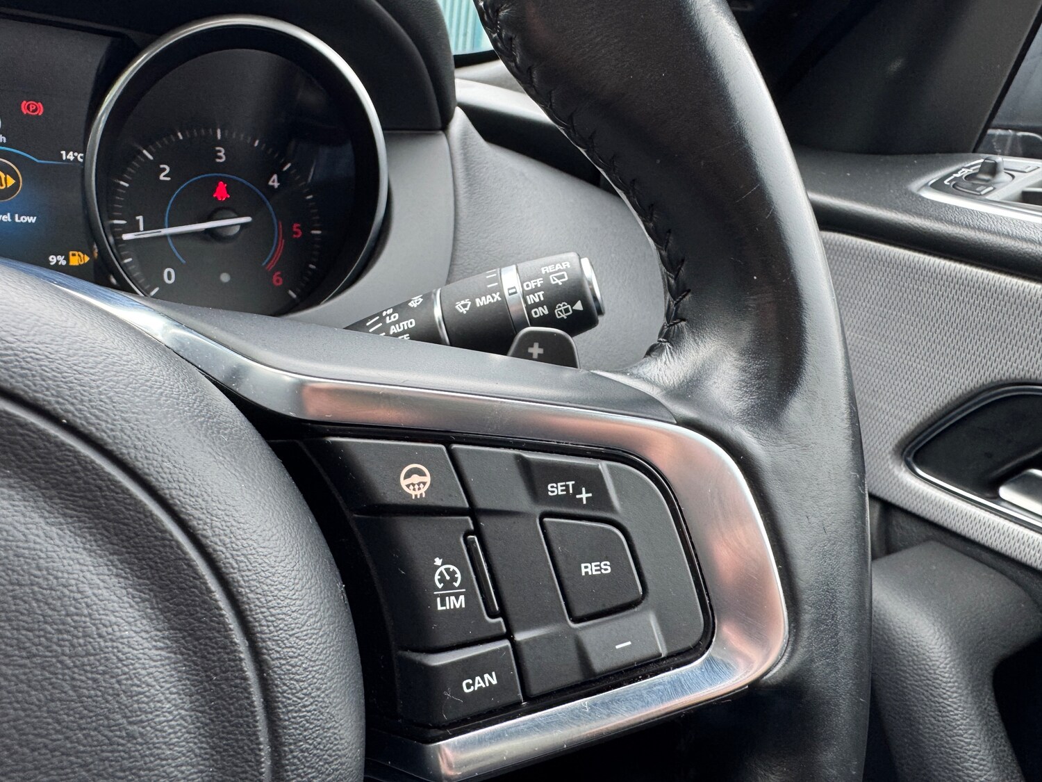 Used Jaguar F-Pace 2017 for sale - 76206627: Photo 42