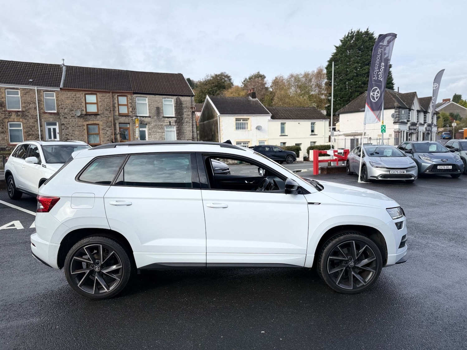 Used Skoda Karoq 2019 for sale - 76453638: Photo 2