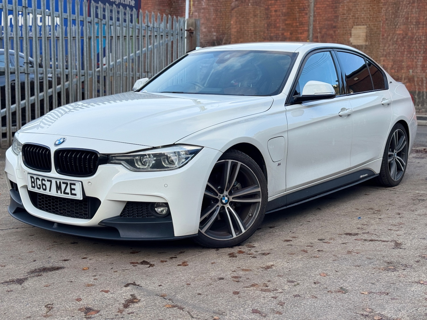 Used BMW 3 Series 2017 for sale - 76569289: Photo 2