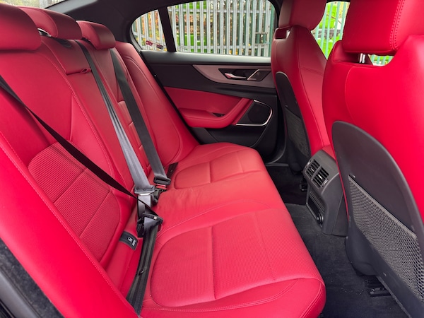 Used Jaguar XE 2019 for sale - 76253166: Photo 6