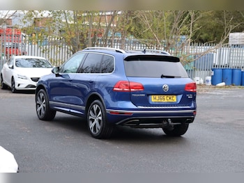 Used Volkswagen Touareg 2016 for sale - 76739361: Photo