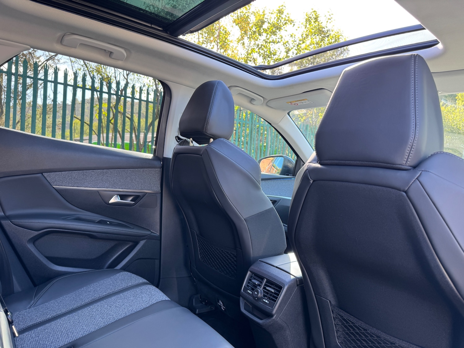 Used Peugeot 3008 2017 for sale - 76036529: Photo 17