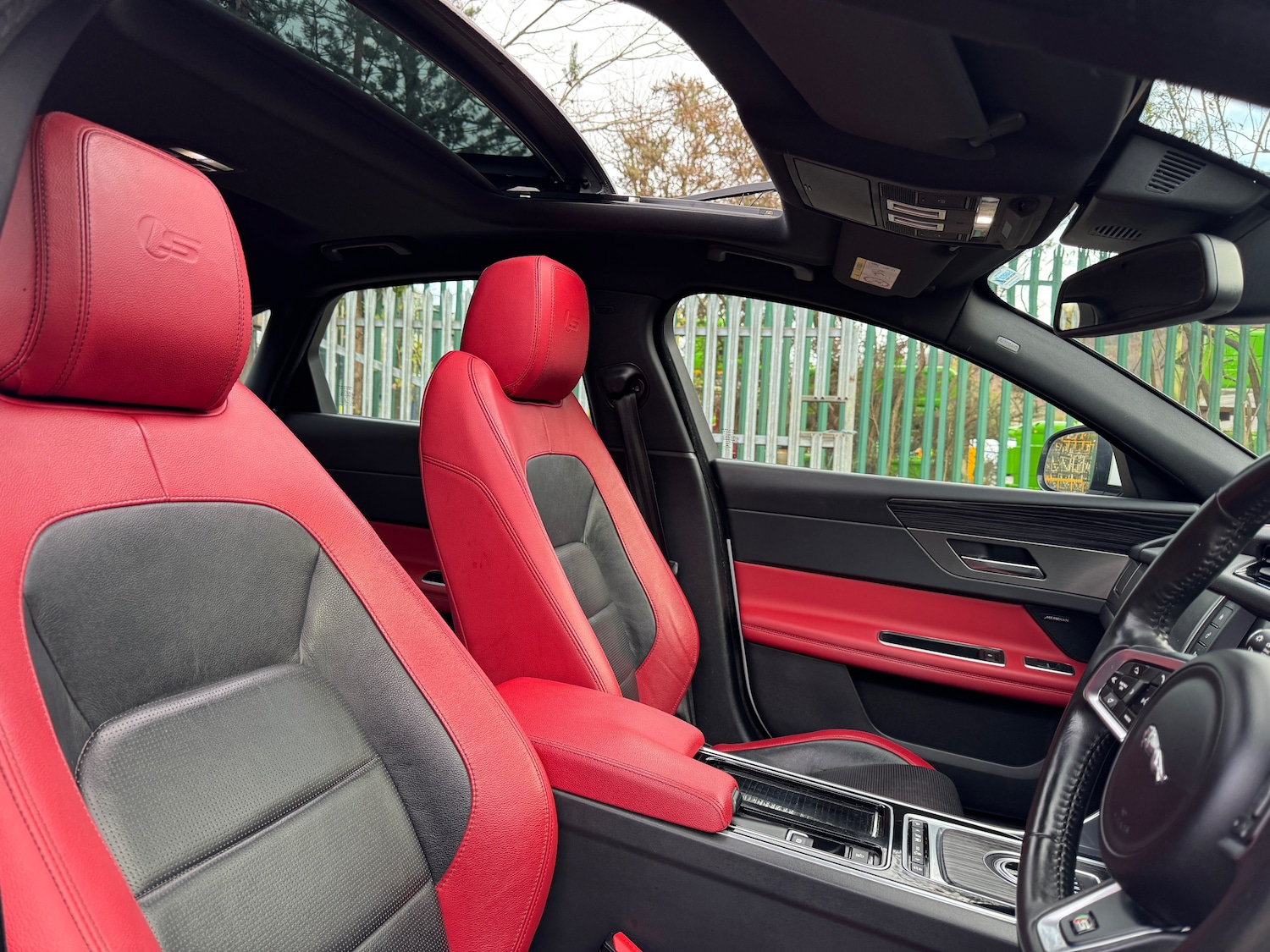 Used Jaguar XF 2016 for sale - 76569280: Photo 13