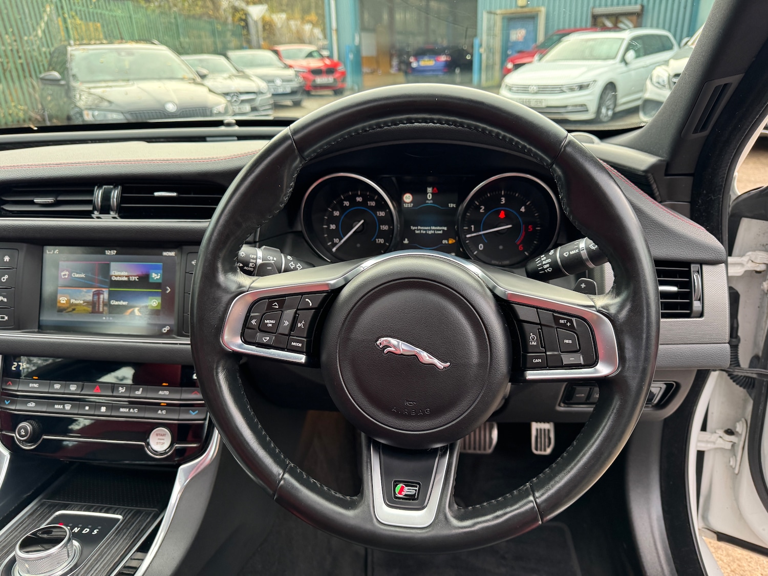 Used Jaguar XF 2016 for sale - 76569280: Photo 16