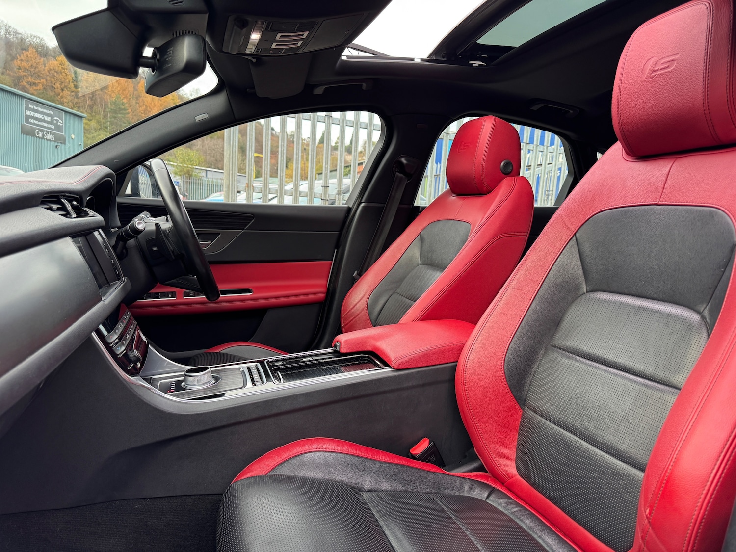 Used Jaguar XF 2016 for sale - 76569280: Photo 28