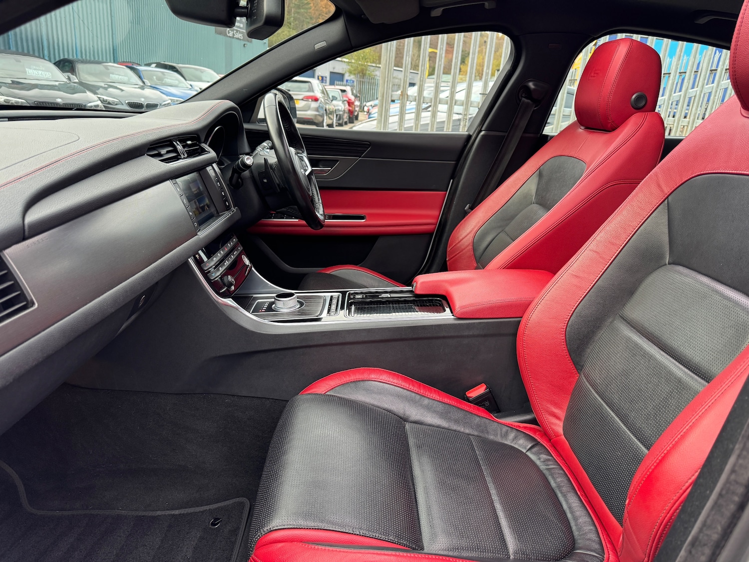 Used Jaguar XF 2016 for sale - 76569280: Photo 29