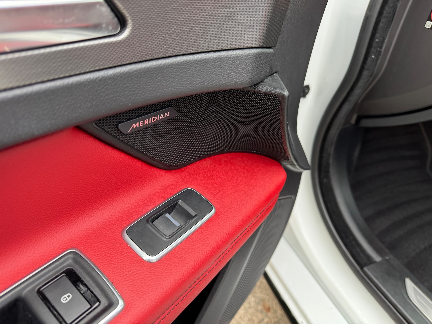 Used Jaguar XF 2016 for sale - 76569280: Photo 30