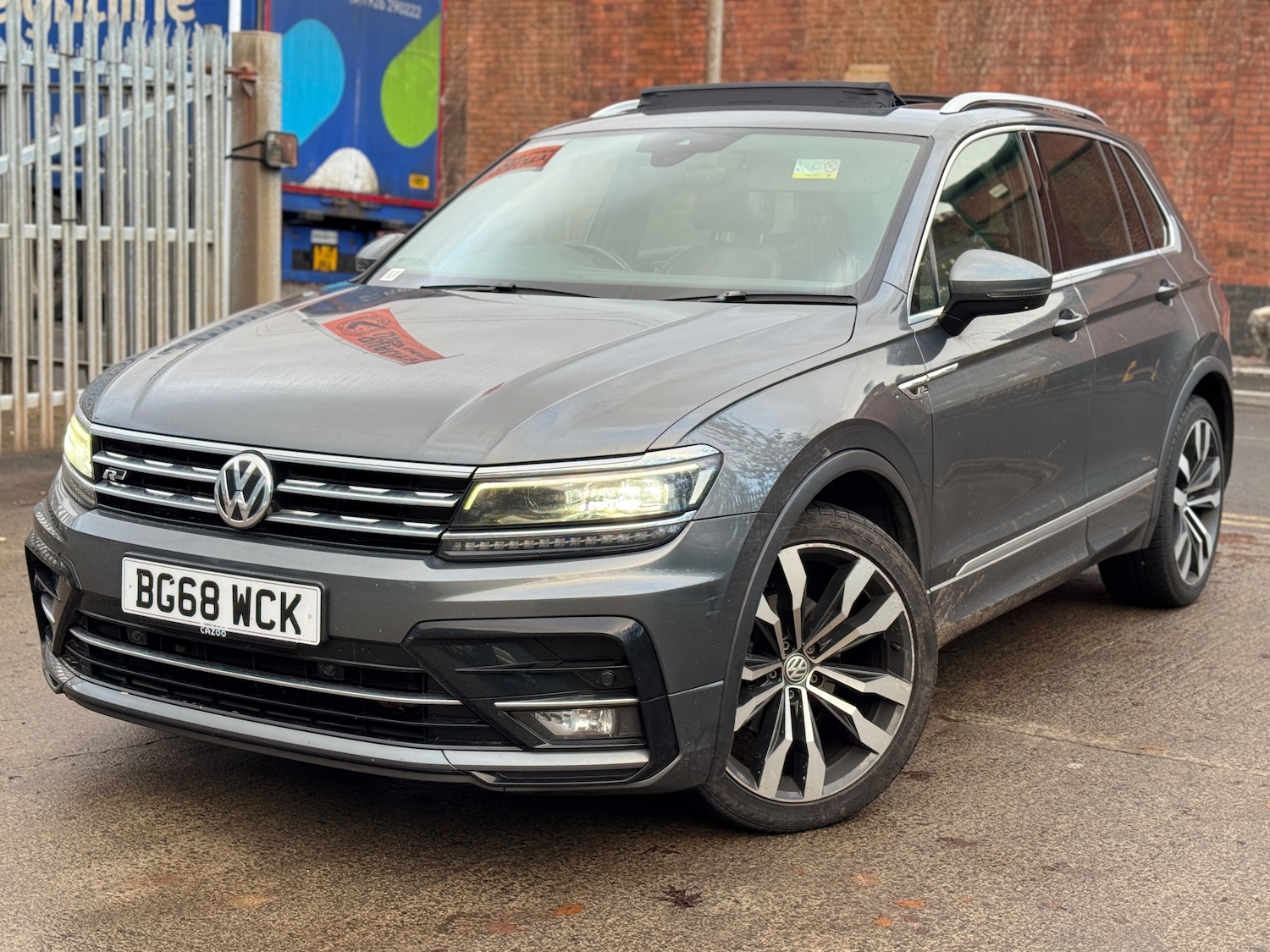 Used Volkswagen Tiguan 2018 for sale - 76798673: Photo 2