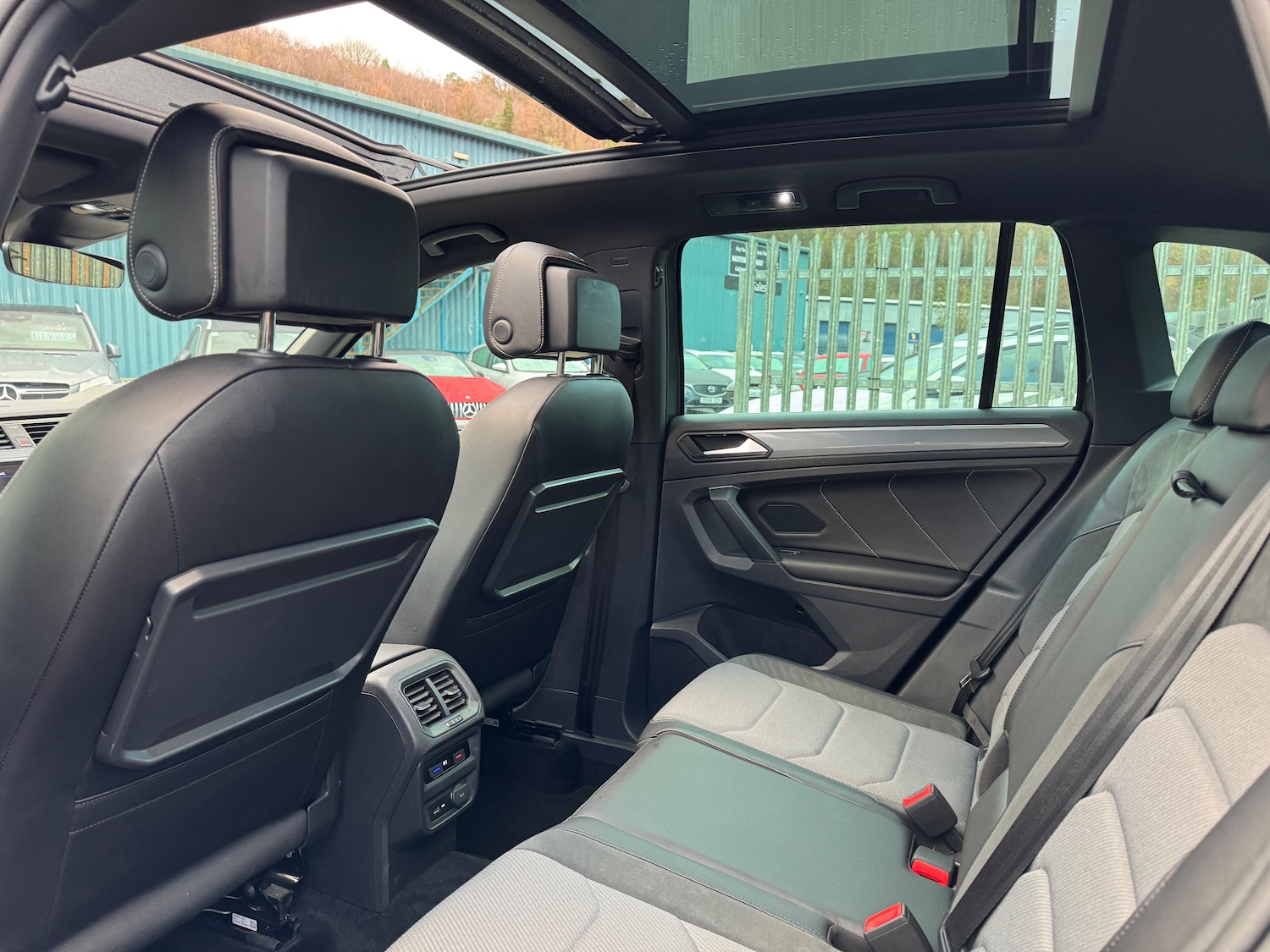 Used Volkswagen Tiguan 2018 for sale - 76798673: Photo 28