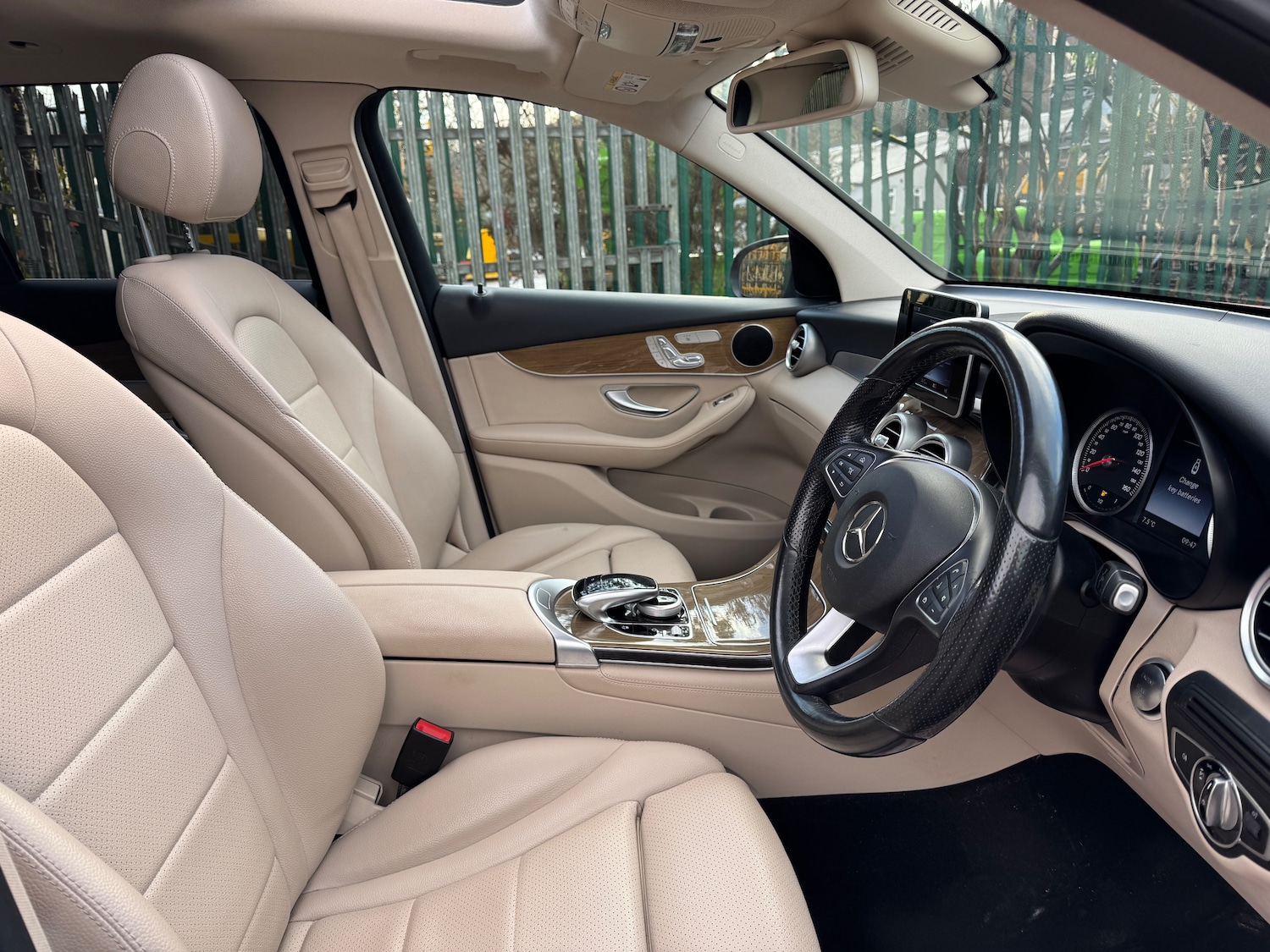 Used Mercedes-Benz GLC 2016 for sale - 76915181: Photo 12