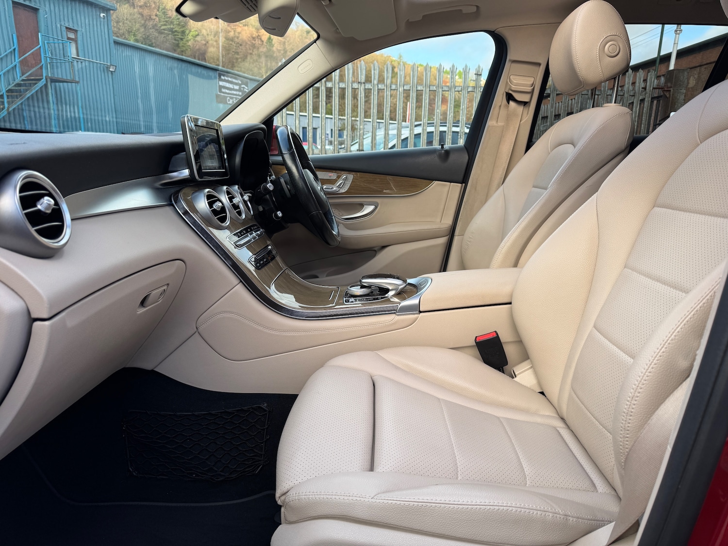 Used Mercedes-Benz GLC 2016 for sale - 76915181: Photo 31