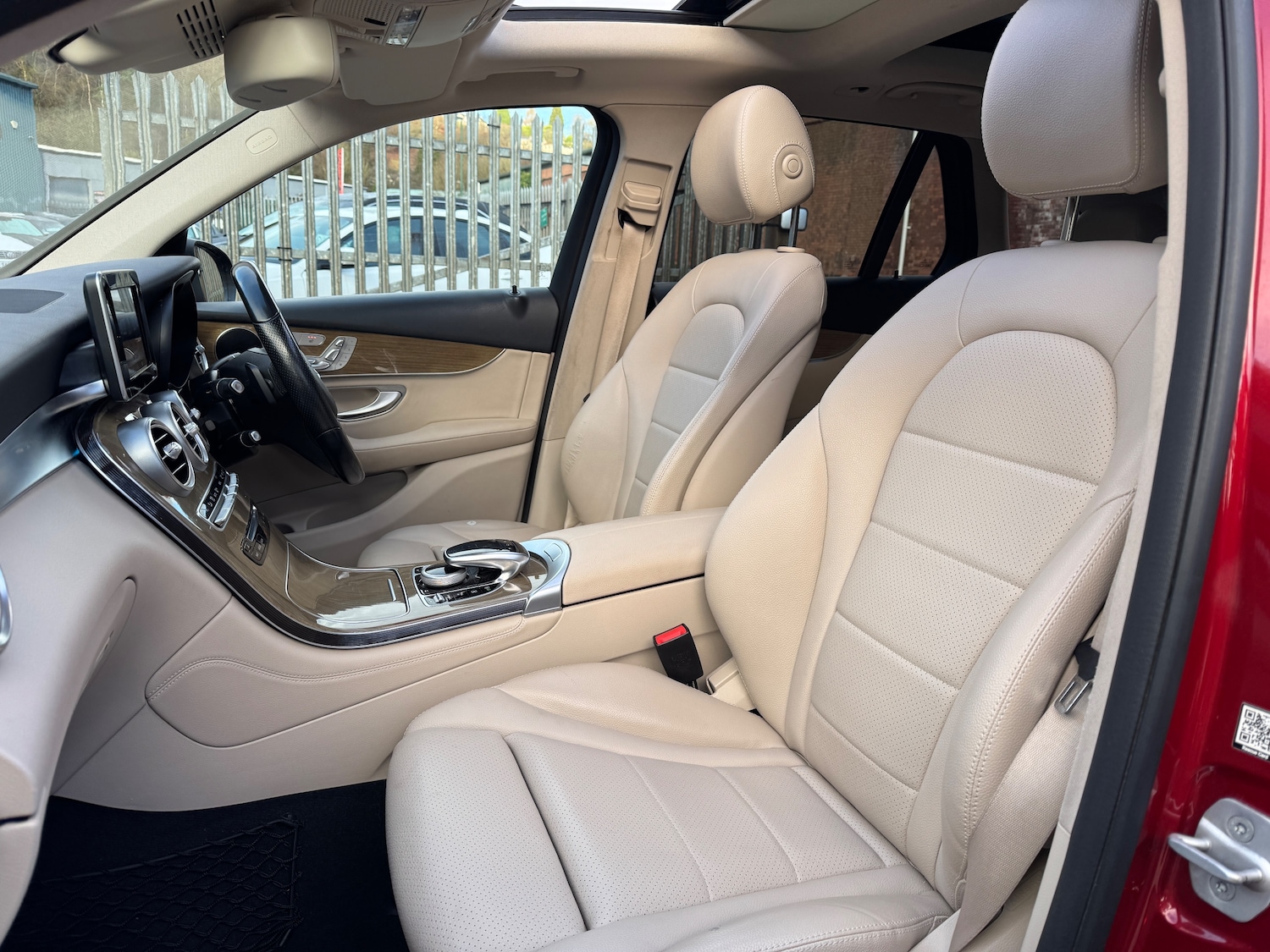 Used Mercedes-Benz GLC 2016 for sale - 76915181: Photo 32